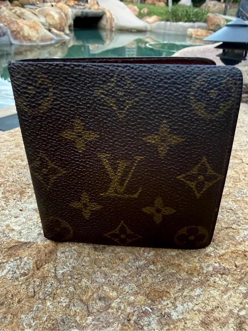 Louis Vuitton Monogram Canvas Bi-Fold Wallet w/ change slots and cards